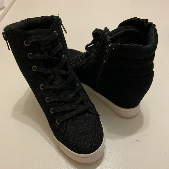 Steve Madden - Picture 1 of 2